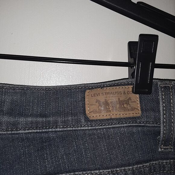 Levi's 512 Perfectly Slimming Jeans - Picture 5 of 7